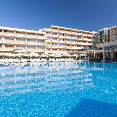Das Club Hotel Pantai Sunny Bagian luar foto