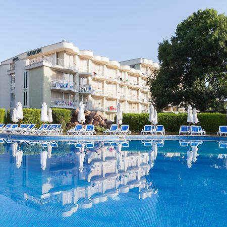 Das Club Hotel Pantai Sunny Bagian luar foto