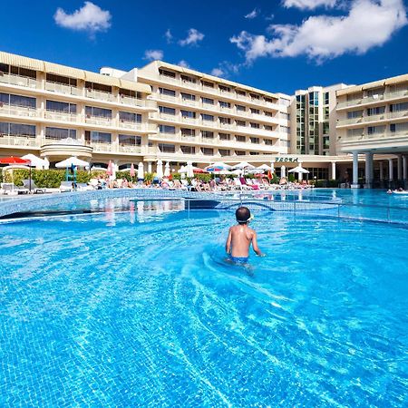 Das Club Hotel Pantai Sunny Bagian luar foto