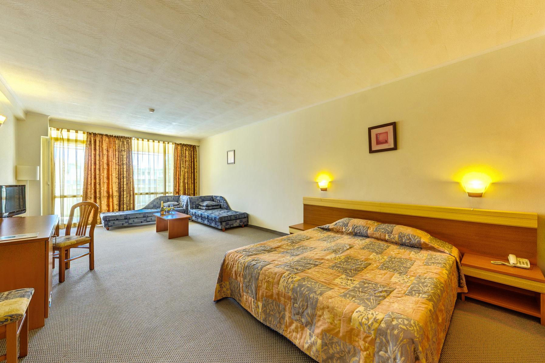 Das Club Hotel Pantai Sunny Bagian luar foto