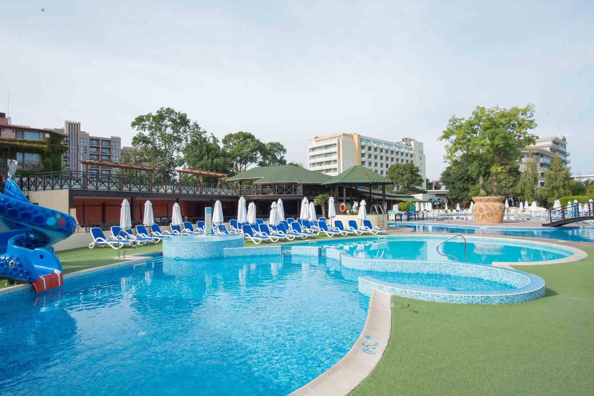 Das Club Hotel Pantai Sunny Bagian luar foto