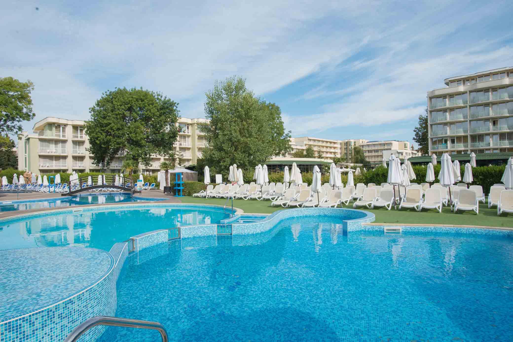Das Club Hotel Pantai Sunny Bagian luar foto