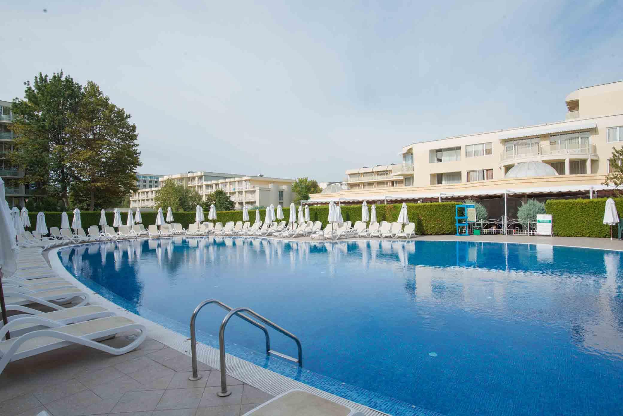 Das Club Hotel Pantai Sunny Bagian luar foto