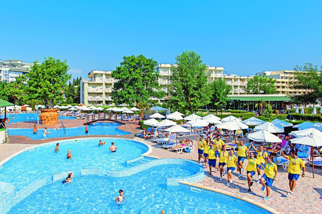 Das Club Hotel Pantai Sunny Bagian luar foto