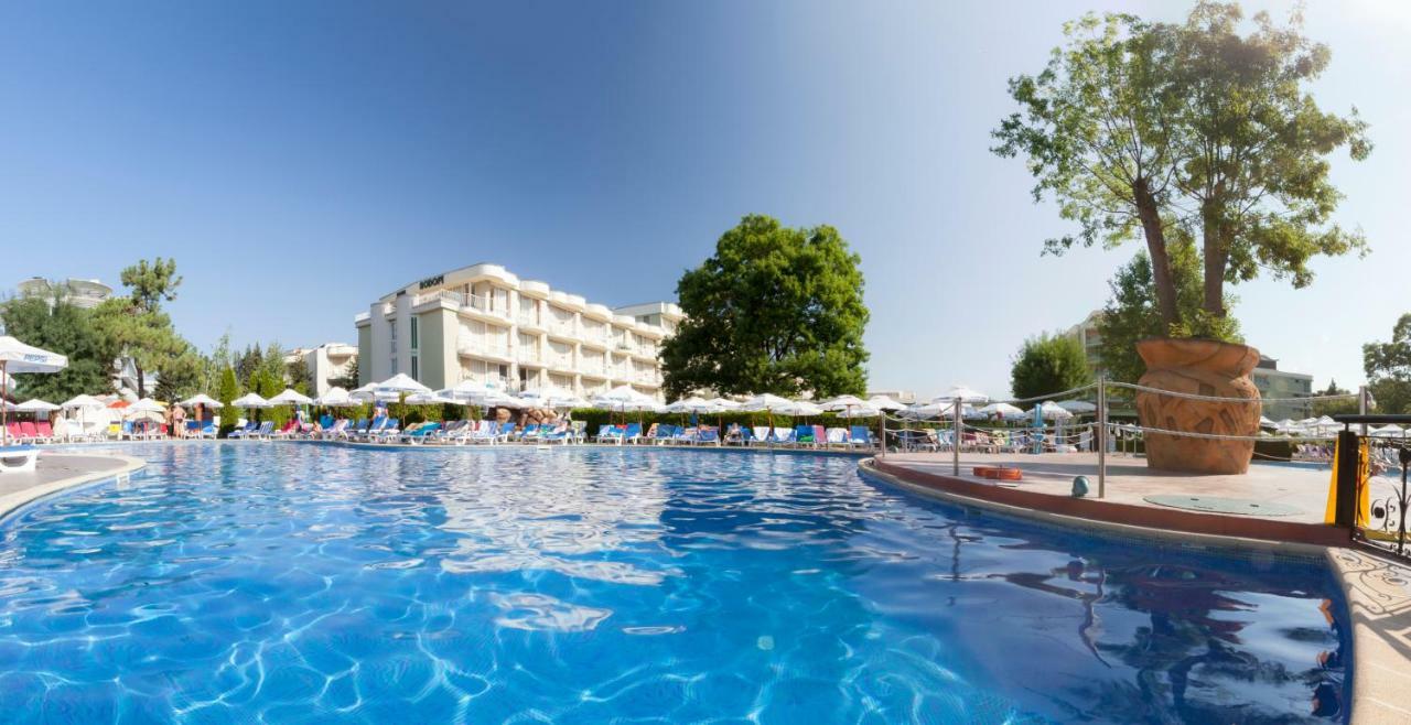 Das Club Hotel Pantai Sunny Bagian luar foto