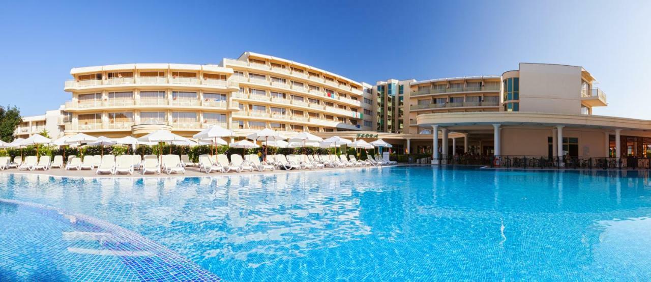 Das Club Hotel Pantai Sunny Bagian luar foto