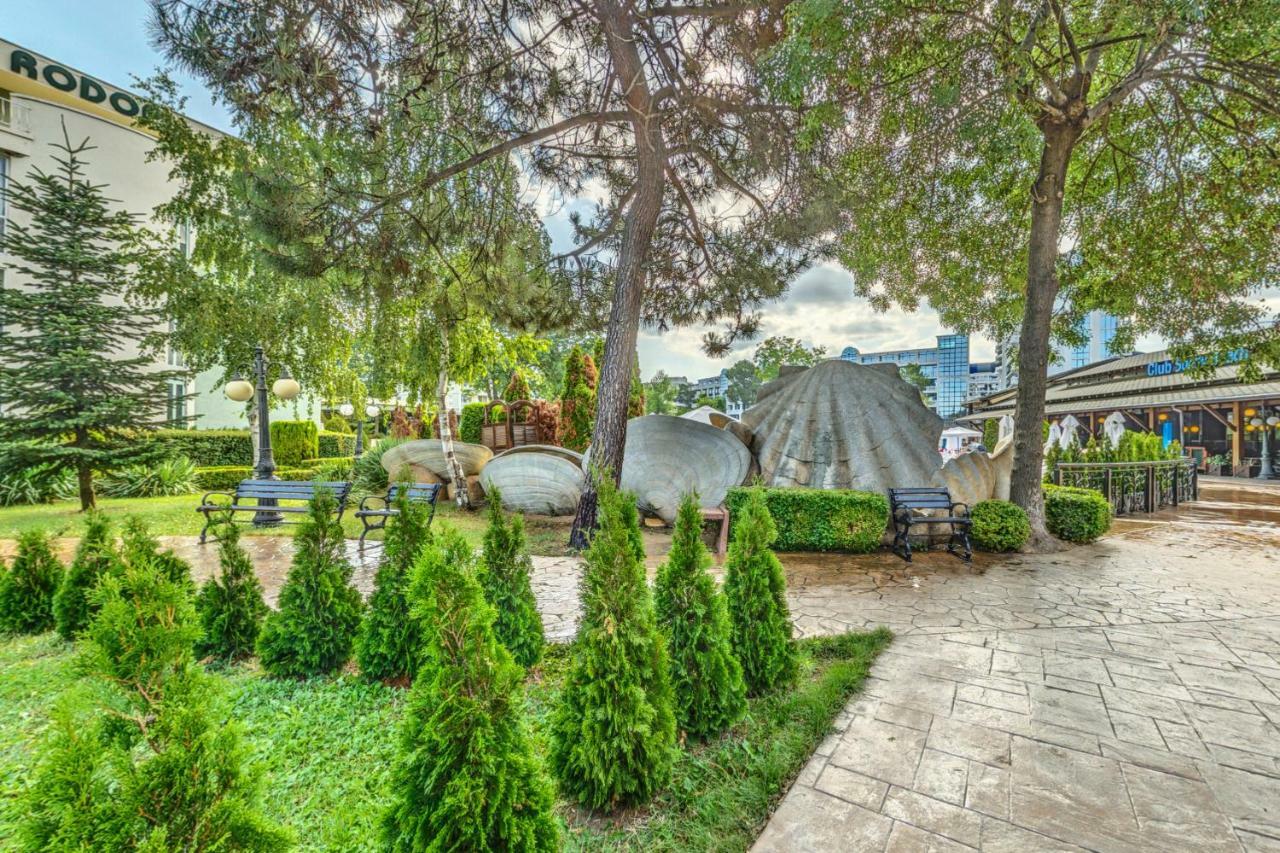 Das Club Hotel Pantai Sunny Bagian luar foto